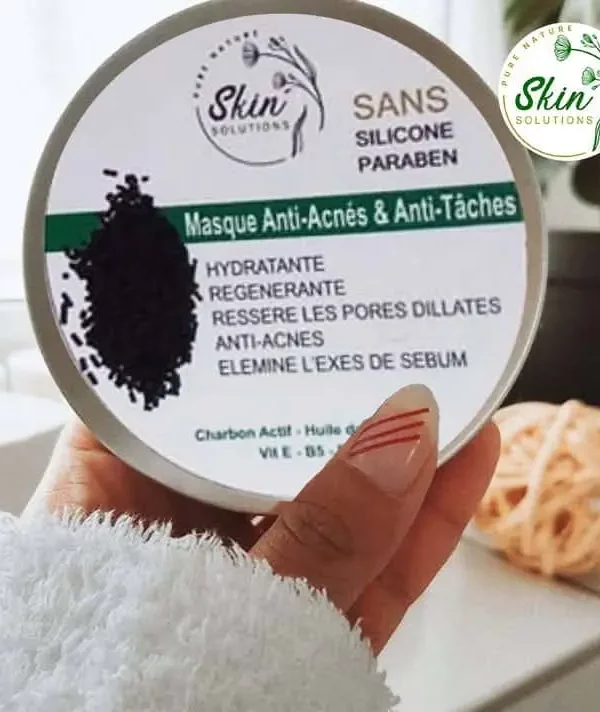 Masque antiacnes au charbon